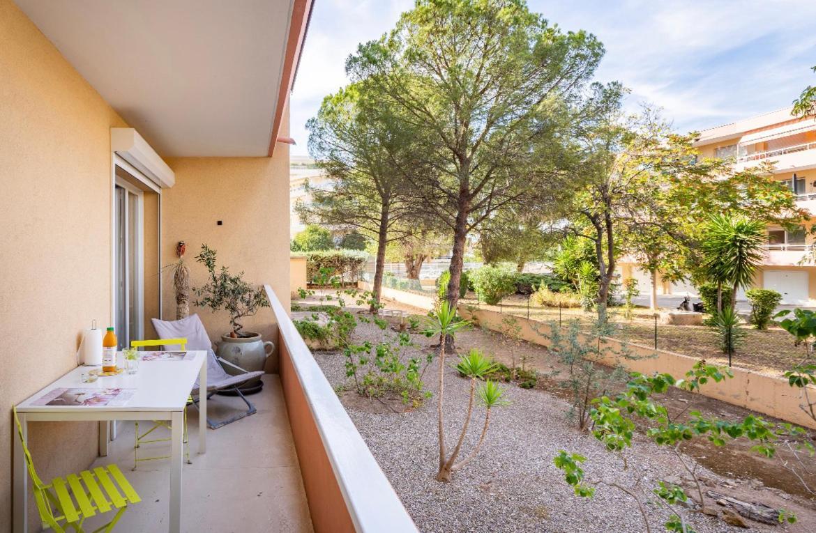 Joli T2 Tres Proche De La Plage De Frejus Luaran gambar